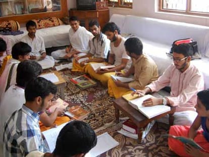 sanskrit_speaking_family.
