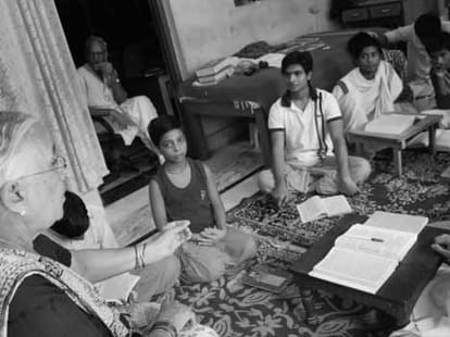 sanskrit_speaking_family.