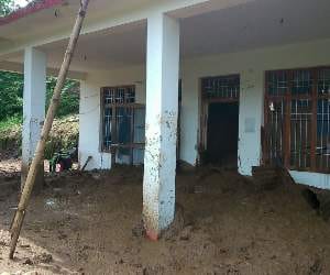 death due to landslide in hamirpur.