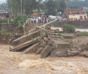 heavy downpour in himachal pradesh.