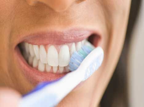 right way to brush teeth