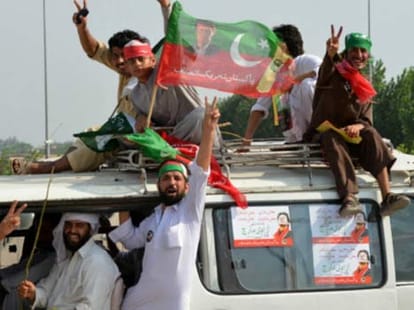 firing on imran car at islamabad.