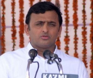 akhilesh yadav gives an ordinary speech on 68th independence day.