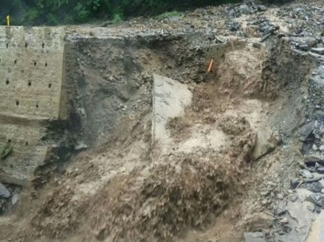 landslides in jammu due to haevy rain 