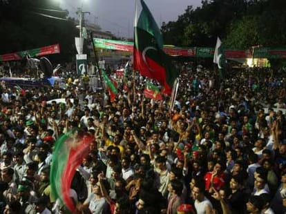 pakistan government will discuss with imran khan