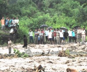 eighty three people died cause of flood