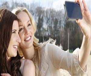 Beware, too much ‘selfie’ sharing can reduce intimacy in relationships