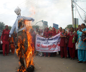 Dr. harshvardhan statement creates furore among asha worker