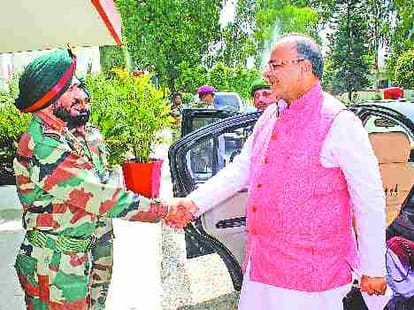 pakistani troops open fire at indian posts in poonch