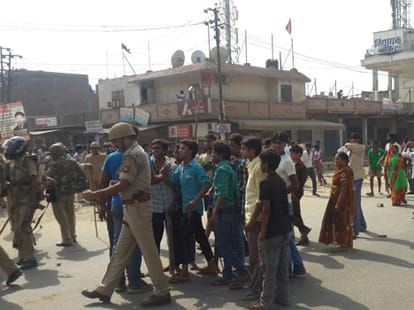 Furore in loni ghaziabad against attempt to rape minor