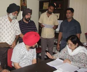 MP Kirron Kher met to 1984 riot victims