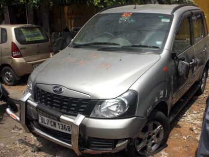 Man runs car over 13 people sleeping on divider in Delhi