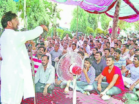 lal singh first time hold bjp flag in jammu
