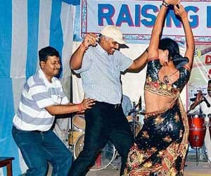dig dance in faizabad viaral pics