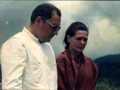 Army had plotted to topple Rajiv gandhi govt in 1987 claims Retd Gen