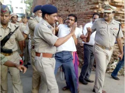 Clash again between two communities in trilokpuri.