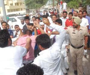 rampage between Congress and SAD Worker in punjab by-election