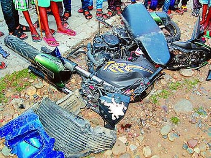 four died in messive road accident