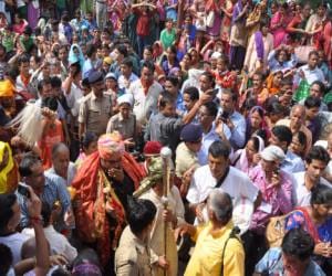 People stood in opposition to the dumping ground Loni.