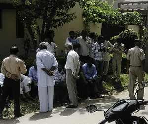 Murder of Wife, Sons and Suicide