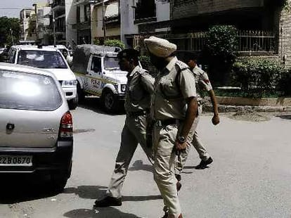 Murder of Wife, Sons and Suicide