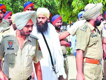 Gurmeet Ram Rahim MSG Vs Sant Baljit Singh Daduwal Thr Blood Street