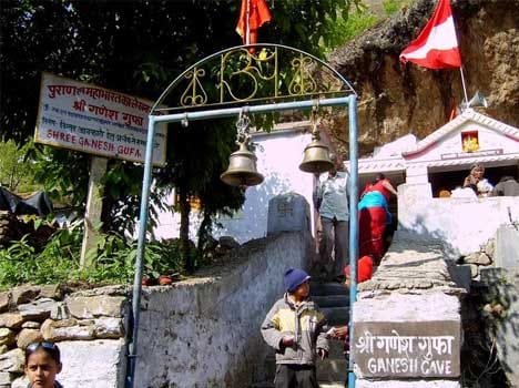 ganesh cave in mana village