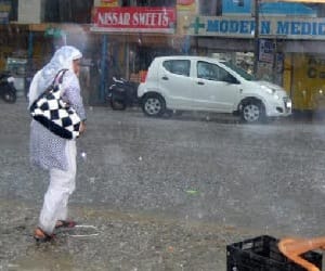 heavy rain in kashmir