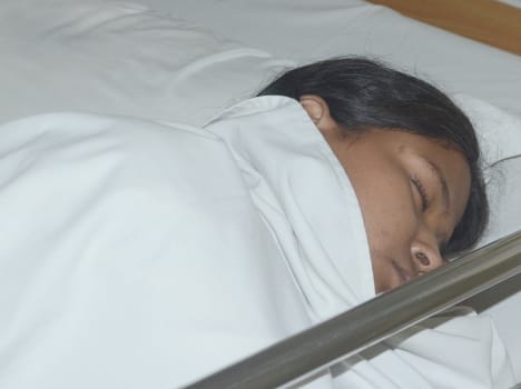husband left his wife in hospital at dehradun
