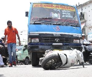 accountant died in road accident.