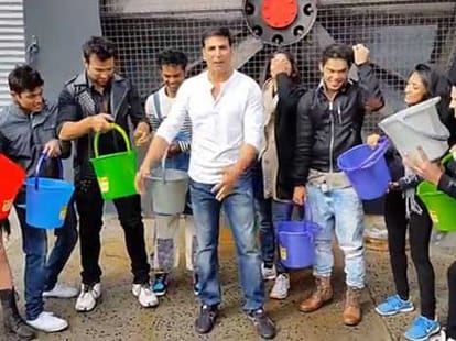 Akshay Kumar takes  Ice Bucket Challenge 