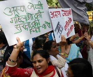 jaitley in trouble for saying delhi gang rape a small crime.