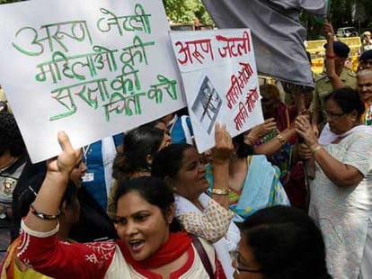 jaitley in trouble for saying delhi gang rape a small crime.