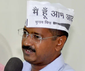 kejriwal taking class of every responsible leader in aap.