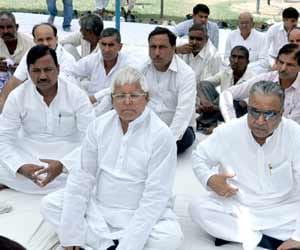 Today lalu and rabri go to mulayam singh house.