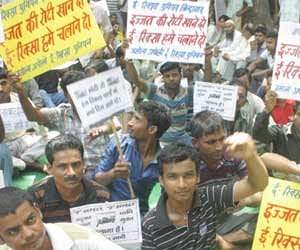 E-rickshaw drivers protests against central govt