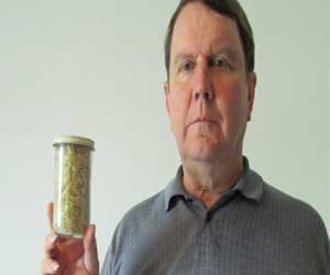 man whp preseved his nails for 36 years