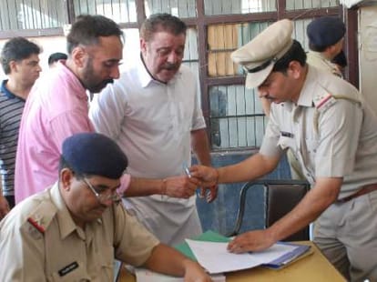 abuse with sister not tolerate : Yograj singh