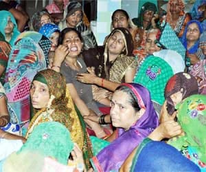 Martyr family demand prime minister modi will came on funeral.