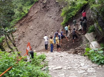 heavy rain makes trouble in uttarakhand