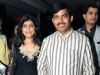 Shahnawaz gets threat call from Dubai number.