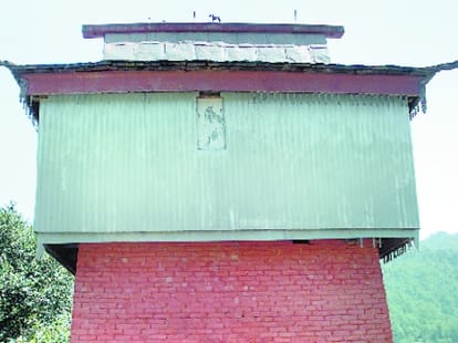 thieft case in ratar temple.