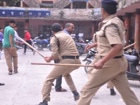 fight between student in dav pg college