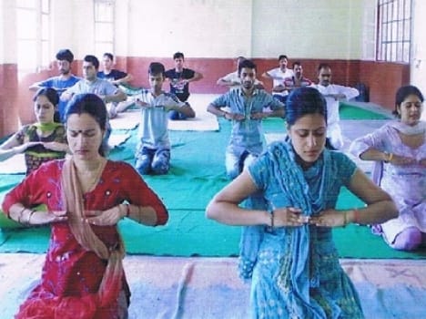 Sunni six-day yoga camp
