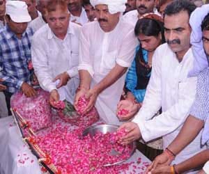 leaders absent in kawal on death anniversary of sachin gaurav.
