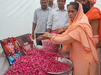 leaders absent in kawal on death anniversary of sachin gaurav.