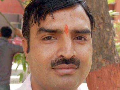 RTI activist Chandramohan will marry with his girlfriend.