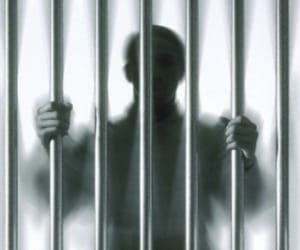 three arrested while planning for loot.