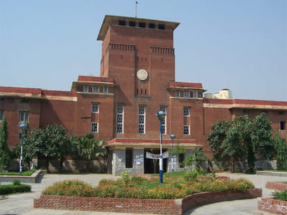 delhi university will start gandhigiri for five years.