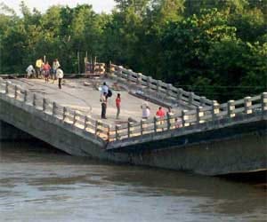 bridge collapses over a stream of Bagmati and Lakhani rivers bihar.